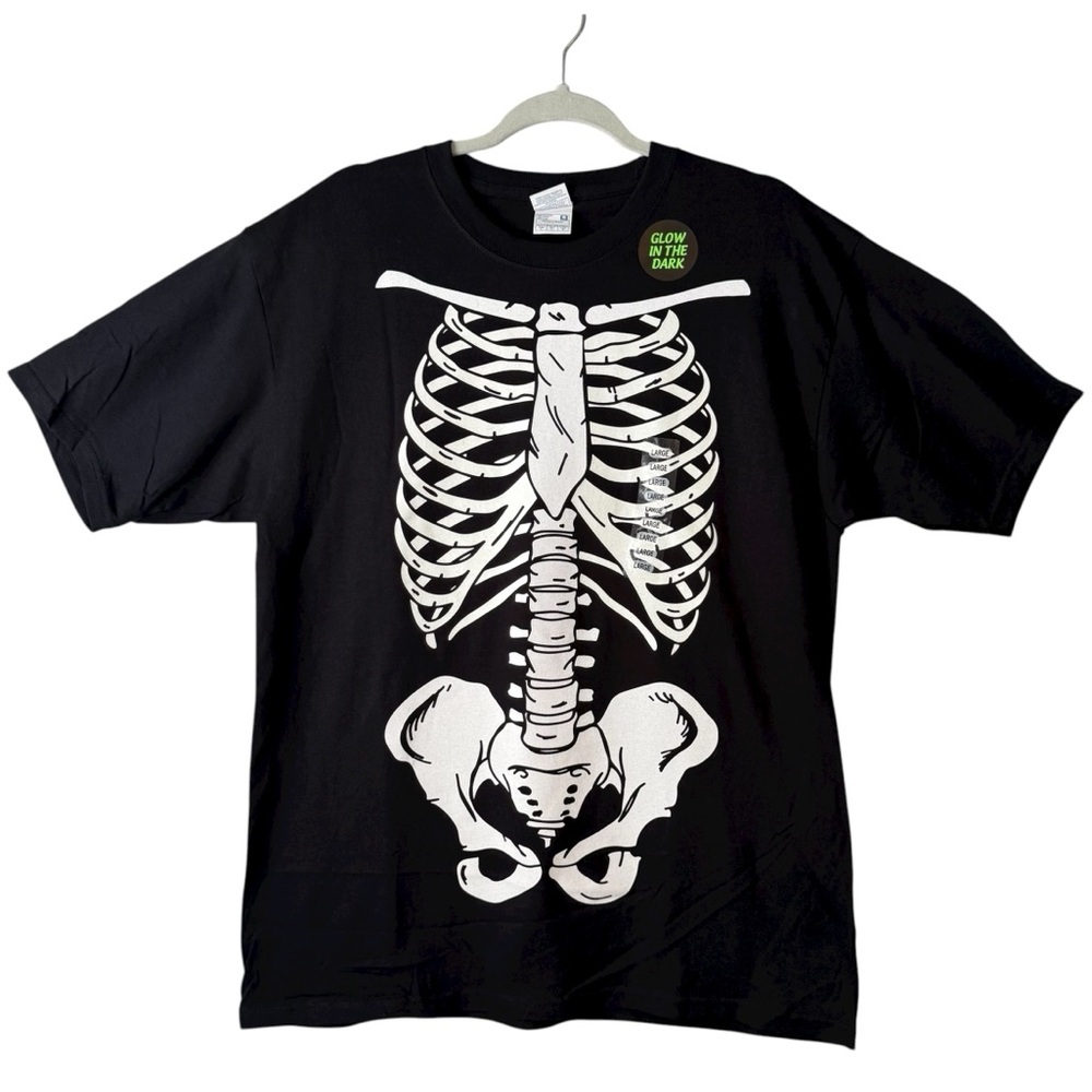 Yazbek Skeleton Halloween Glow in the dark T-shirt. Size Large.